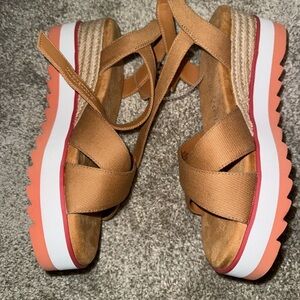 Chelsea & Violet Tan Platform Sandals